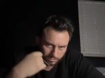 Chaturbate Live Sex Cam of tallhungcloudyy
