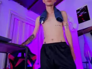 Chaturbate Live Sex Cam of i_am_kelvis_