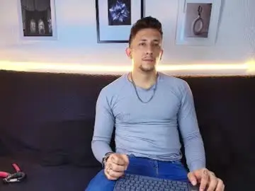 Chaturbate Free Porn Cam of emiliocum_24