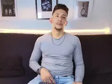 Chaturbate Live Porn of emiliocum_24