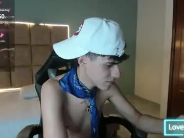 Chaturbate Live Sex Cam of dyla_n18_