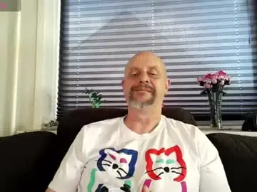 Chaturbate Live Sex Cam of hardmrlazy