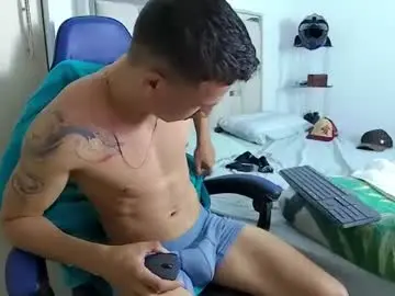 Chaturbate Live Sex Cam of andrew_lover21