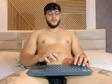 Chaturbate Nude Webcam of mikefox__