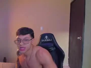 Chaturbate Live Sex Cam of liiam_jesus