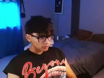 Chaturbate Nude Webcam of mr_yisuz