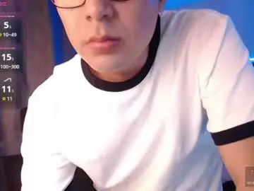 Chaturbate Free Porn Cam of andrewmhilton_