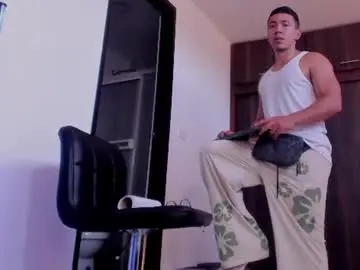 Chaturbate Live Sex of bastian_franco01