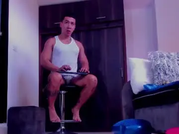 Chaturbate Best live sex cam show of bastian_franco01