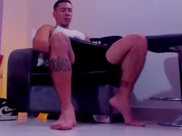 Chaturbate Live Sex Cam of bastian_franco01