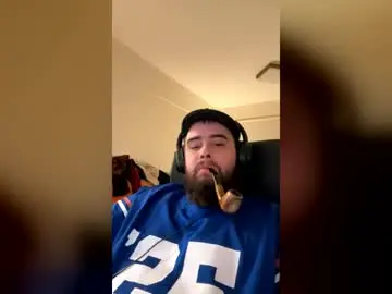 Chaturbate Live Sex Cam of beartsmkr
