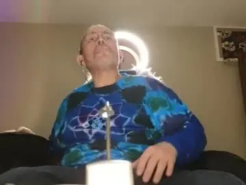 Chaturbate Live Sex Cam of curiousbisex22