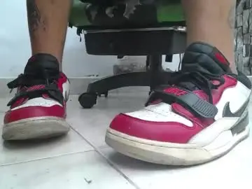 Chaturbate Free Live Porn of srfindomfeet_