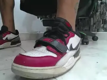 Chaturbate Adult Webcam of srfindomfeet_