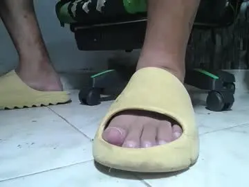 Chaturbate Best live sex cam show of srfindomfeet_