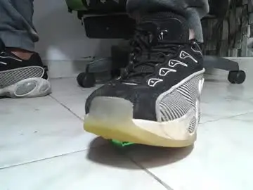 Chaturbate Best live sex cam show of srfindomfeet_