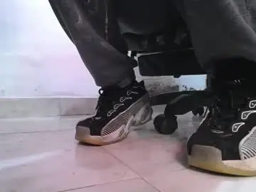 Chaturbate Best live sex cam show of srfindomfeet_