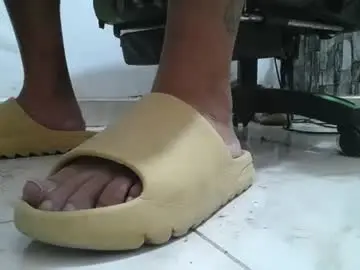 Chaturbate Free Live Porn of srfindomfeet_