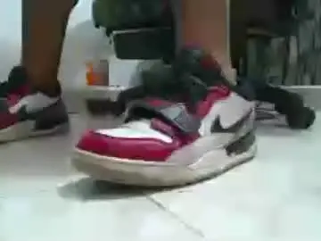 Chaturbate Watch Live Sex Cams of srfindomfeet_