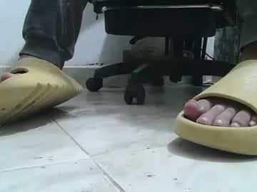 Chaturbate Live Porn of srfindomfeet_