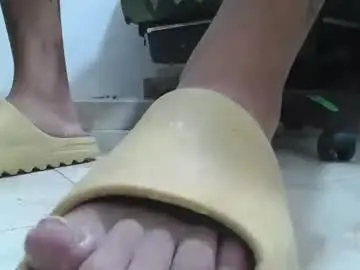 Chaturbate Live Sex of srfindomfeet_