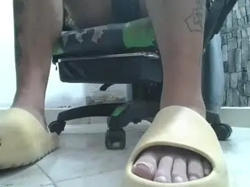 Chaturbate Free Porn Cam of srfindomfeet_