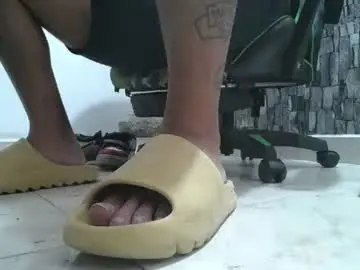 Chaturbate Live Porn of srfindomfeet_