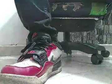 Chaturbate Live Sex of srfindomfeet_