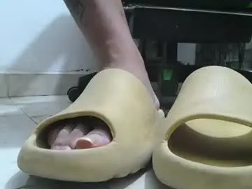 Chaturbate Best live sex cam show of srfindomfeet_