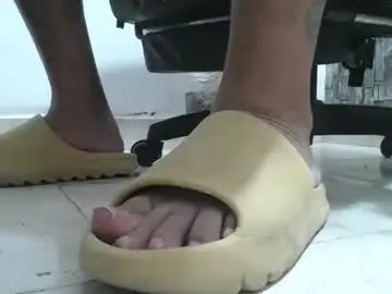 Chaturbate Free Live Porn of srfindomfeet_
