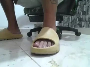 Chaturbate Free Live Porn of srfindomfeet_