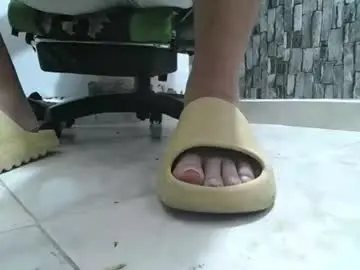 Chaturbate Best live sex cam show of srfindomfeet_