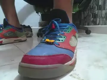 Chaturbate Adult Video Chat of srfindomfeet_