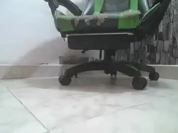 Chaturbate Best live sex cam show of srfindomfeet_