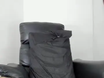 Chaturbate Live Sex Cam of lukeglanton17