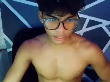 Chaturbate Live Sex Cam of yourboycumrain