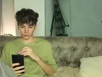 Chaturbate Sex Chat of em_chipsi