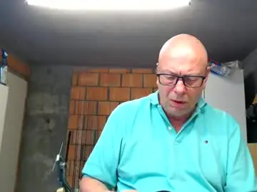 Chaturbate Live Sex Cam of machinegun3dx