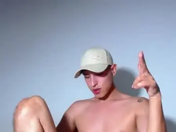Chaturbate Nude Webcam of rowanboy23