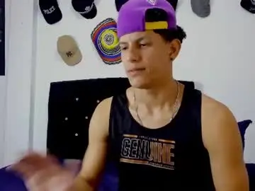Chaturbate Free Live Porn of theo_bigcock_