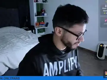 Chaturbate Live Sex of phantom_bigger1