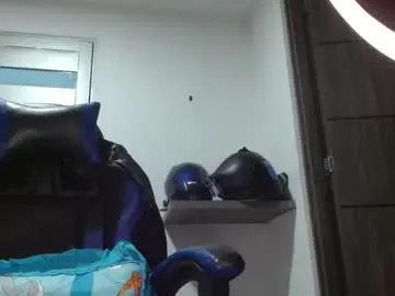 Chaturbate Nude Webcam of yourfavorite_bigclit
