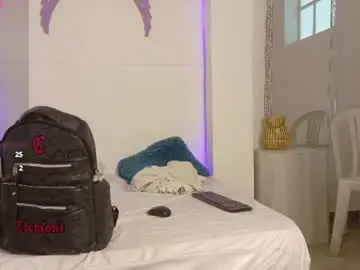 Chaturbate Live Sex Cam of monyel_blake
