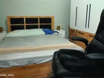Chaturbate Watch Live Sex Cams of mikestrip