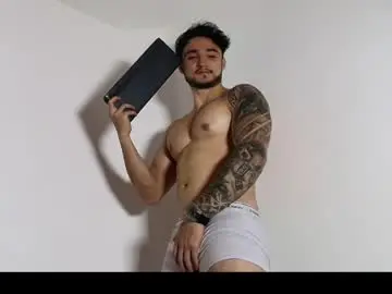 Chaturbate Adult Webcams of latinboyvip_