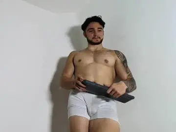 Chaturbate Live Porn of latinboyvip_