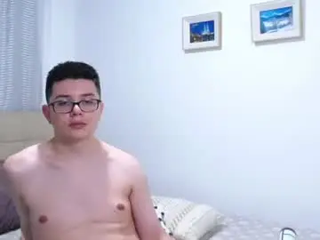 Chaturbate Live Sex Cam of kevinhunts