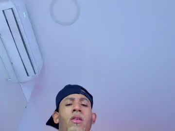 Chaturbate Adult Video Chat of bento_fox