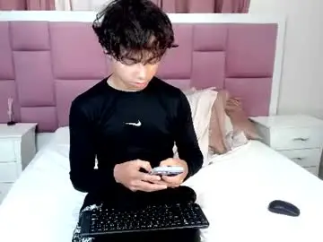 Chaturbate Live Sex Cam of honeymoon_sariel