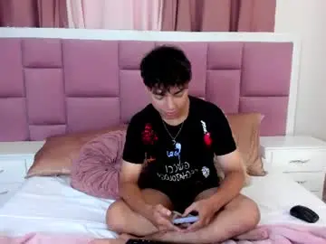 Chaturbate Live Sex Cam of honeymoon_sariel